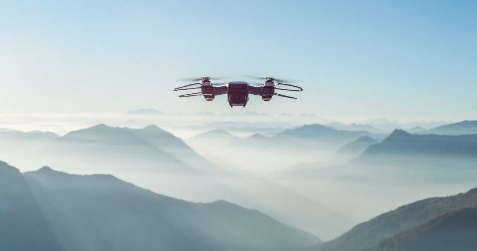 Greenpeace fait un show avec 300 drones pour protéger la planète. Des questions telles que la santé, le climat et la nature sont abordées.